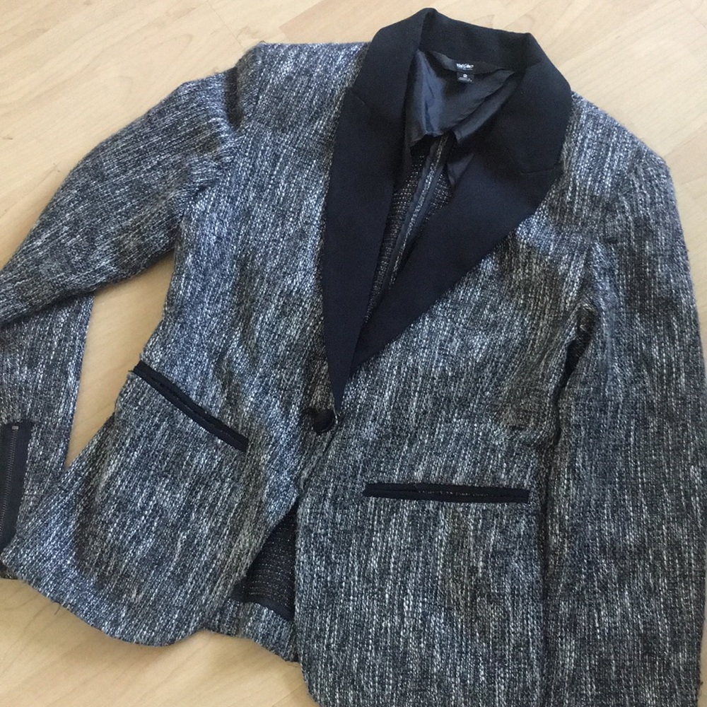 Chic Blazer - Picture 3 of 3